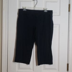 Black capri gap leggings